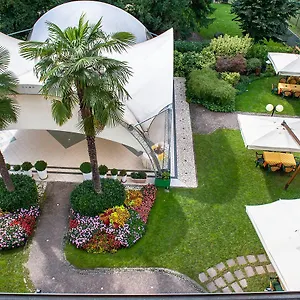 2 Magnolie Hotel