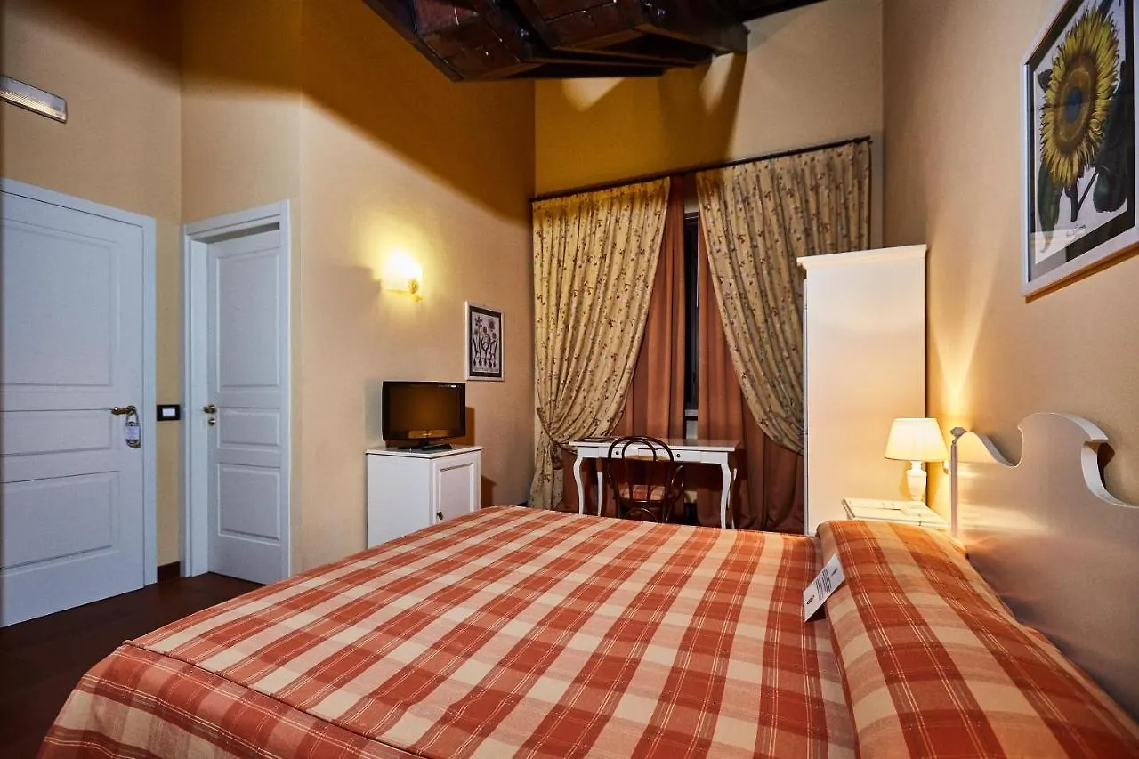 Albergo Trattoria Il Leone Pomponesco 3*,