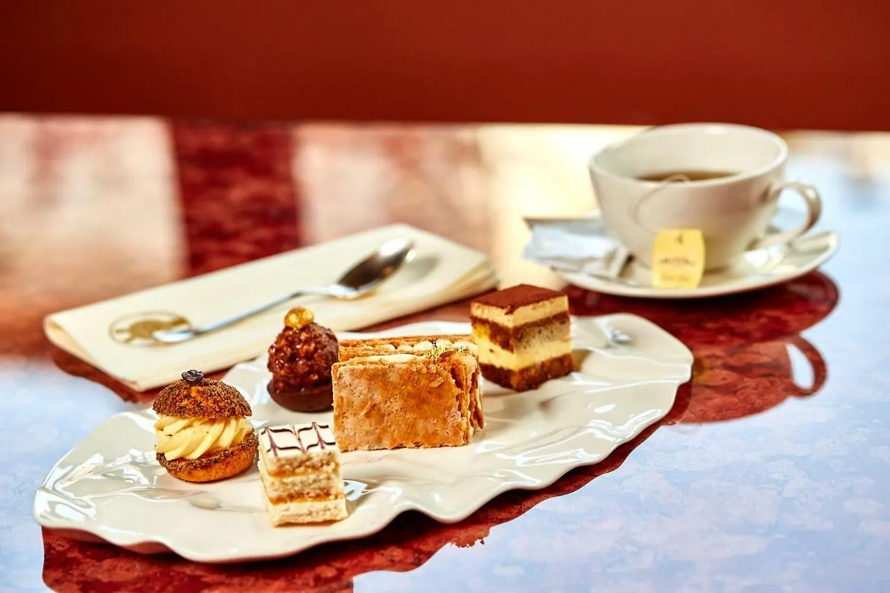 Albergo Trattoria Il Leone Pomponesco Hotel