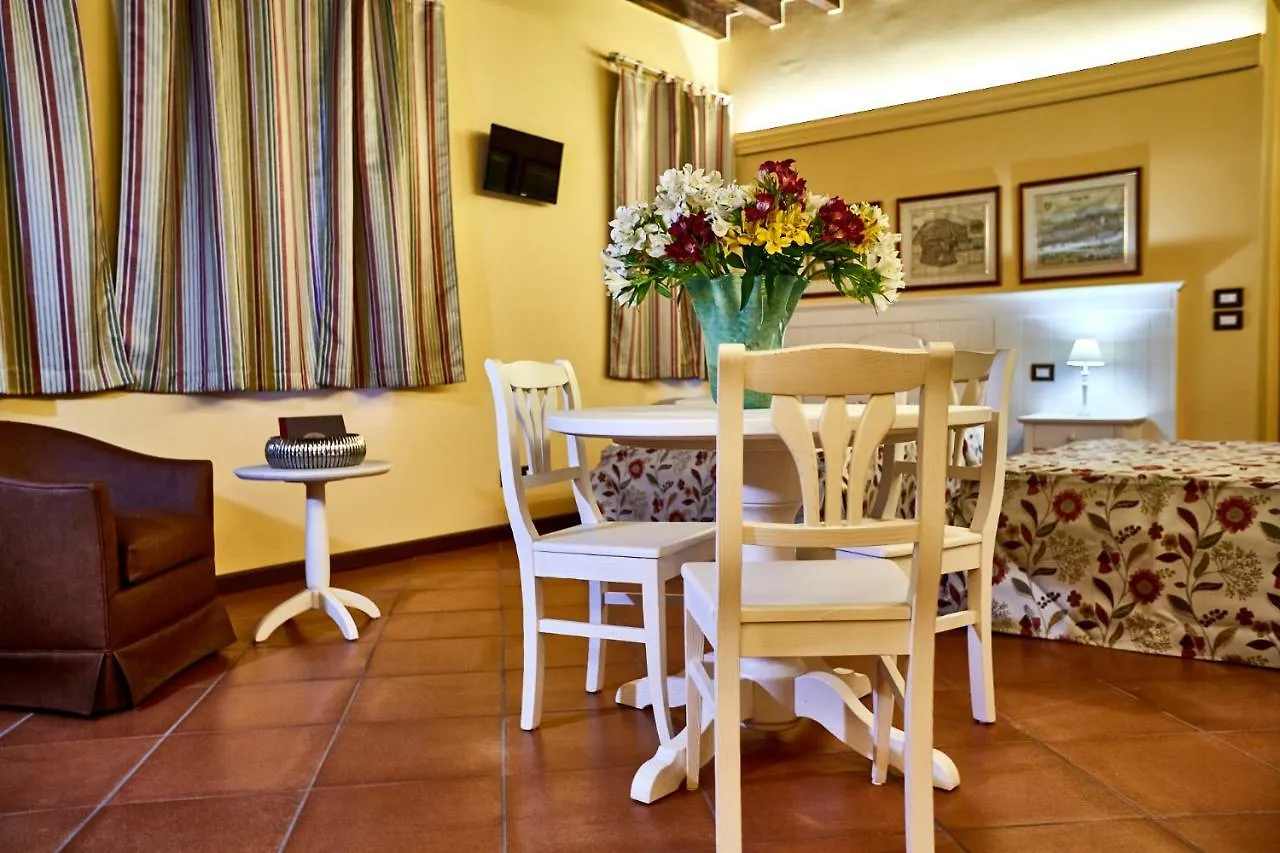 Albergo Trattoria Il Leone Pomponesco 3*,  Italien
