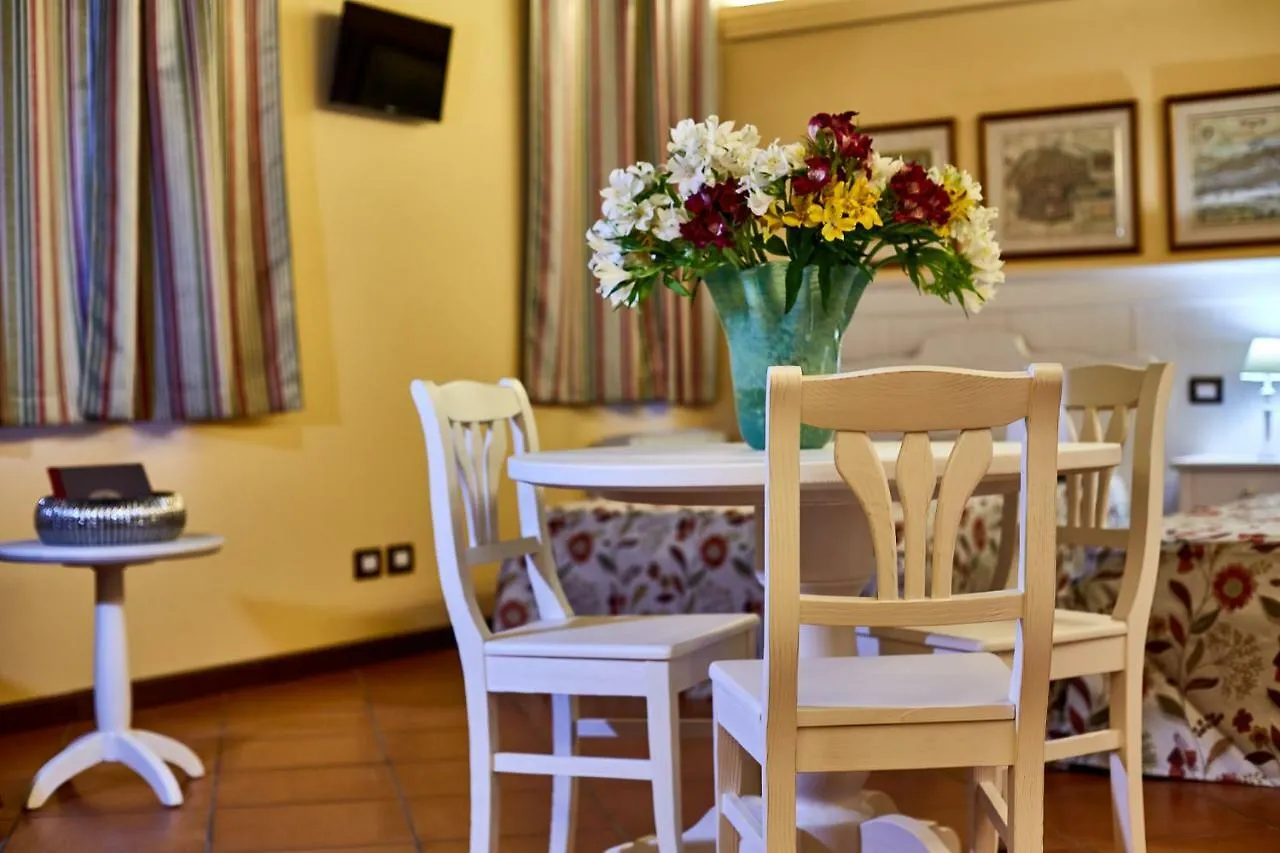 Albergo Trattoria Il Leone Pomponesco Hotel