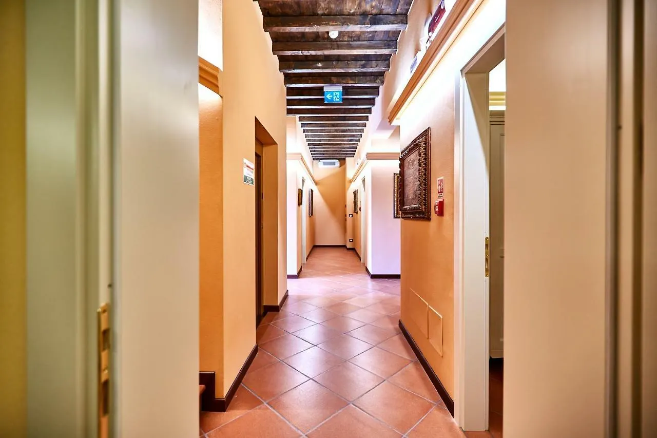 *** Hotel Albergo Trattoria Il Leone Pomponesco Italien